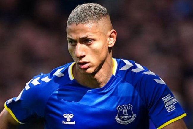 Richarlison: Tottenham merekrut penyerang Brasil dari Everton dalam kesepakatan senilai 60 juta pound